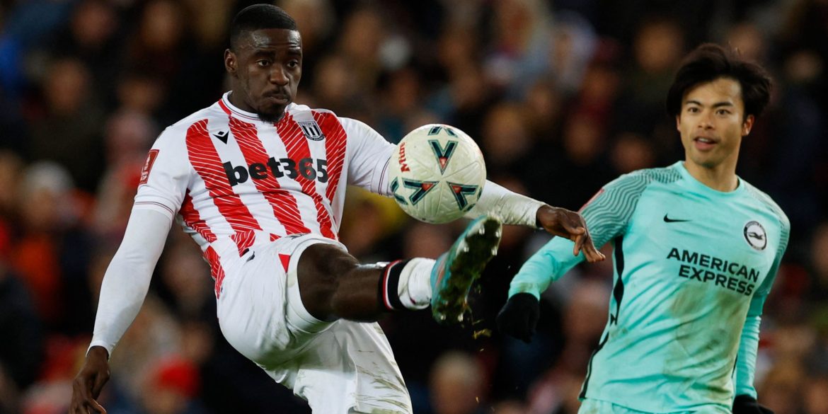 Leeds Must Reignite Interest In 6 ft 1 Free Agent