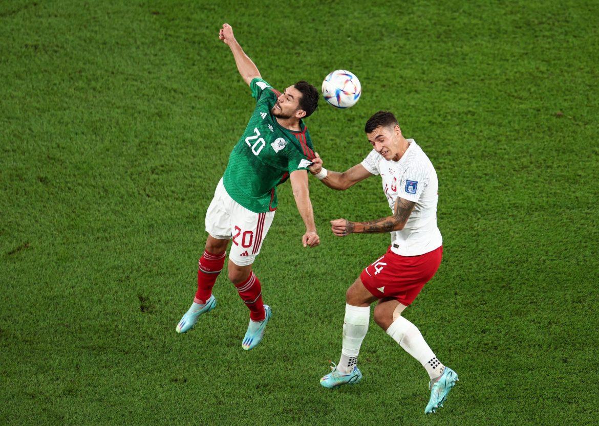 West Ham make offer to sign Jakub Kiwior