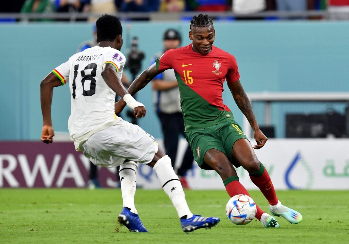 Chelsea "still interested" in Rafael Leao