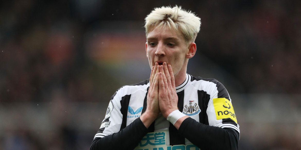 Liverpool must pay £40m sign “world-class” Gordon alternative